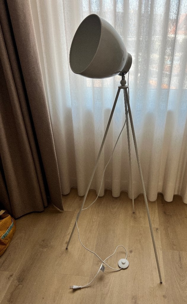 Witte lamp, Huis en Inrichting, Lampen | Vloerlampen, Ophalen, 100 tot 150 cm, E27 (groot), Zo goed als nieuw