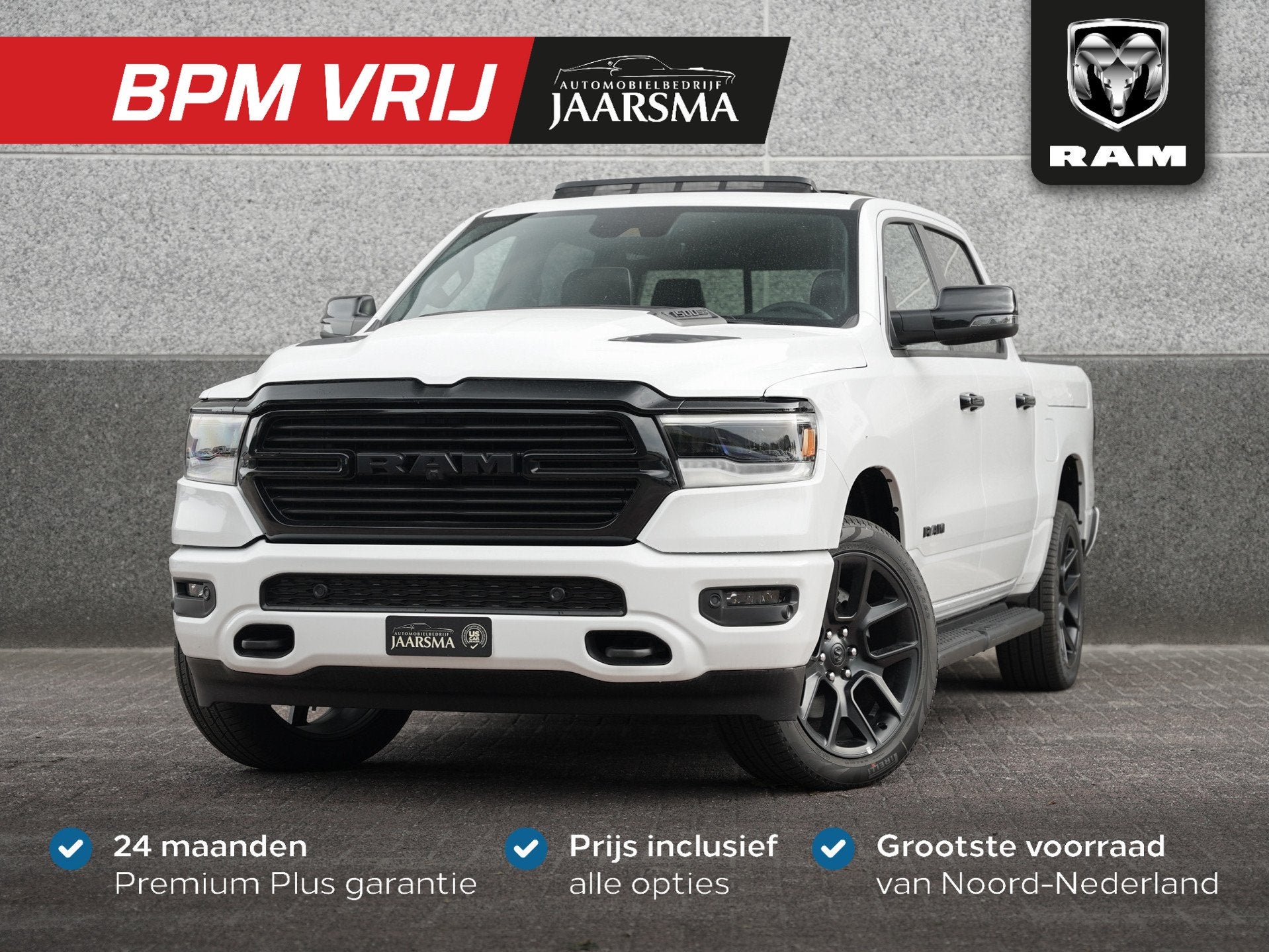 Dodge Ram 1500 5.7 V8 4x4 Crew Cab Laramie Night Luchtvering, Automaat, 2460 kg, 5654 cc, Lichtsensor