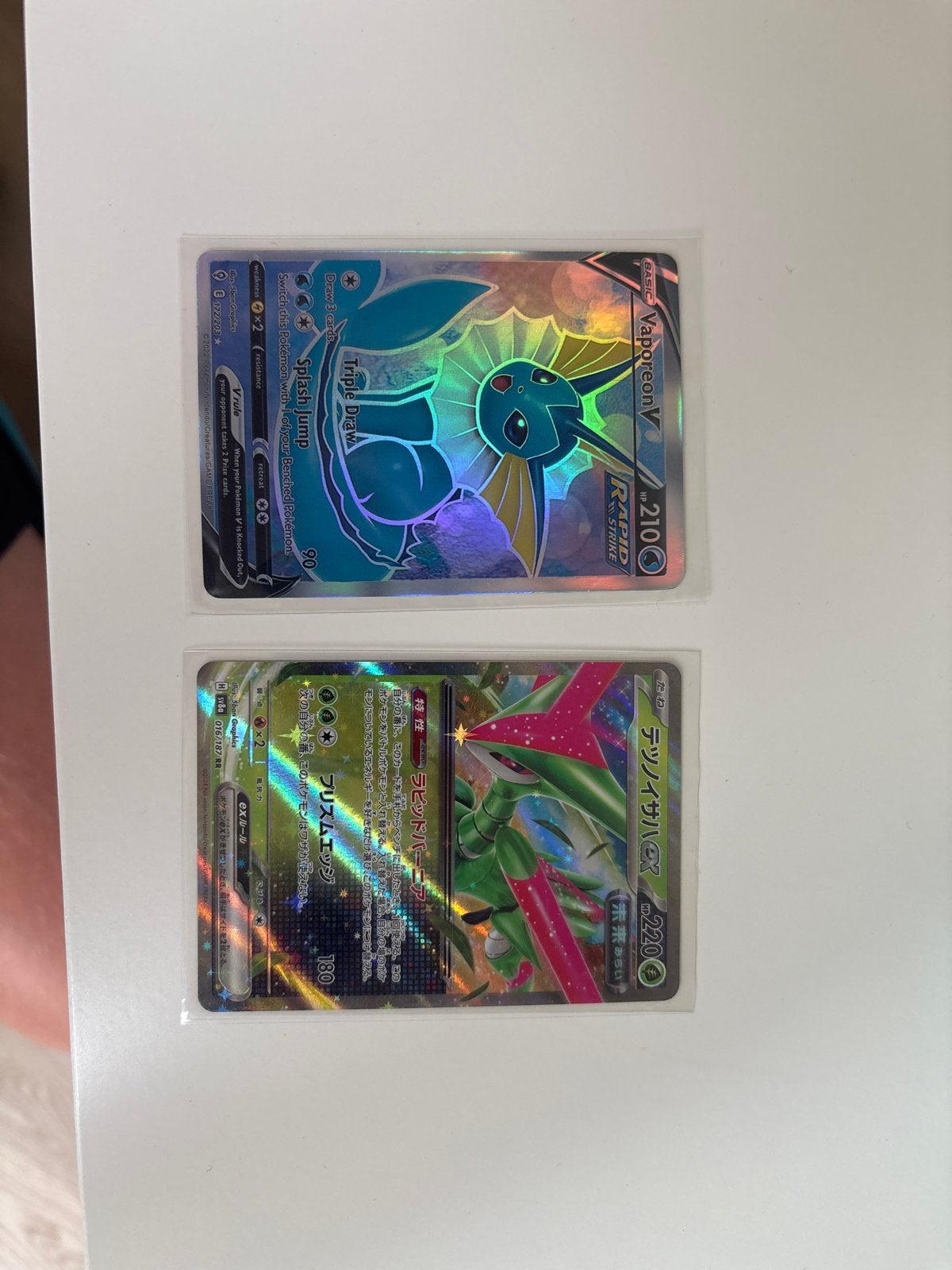 Vaporeon V & Decidueye V Pokémon kaarten, Ophalen of Verzenden, Zo goed als nieuw, Meerdere kaarten, Foil