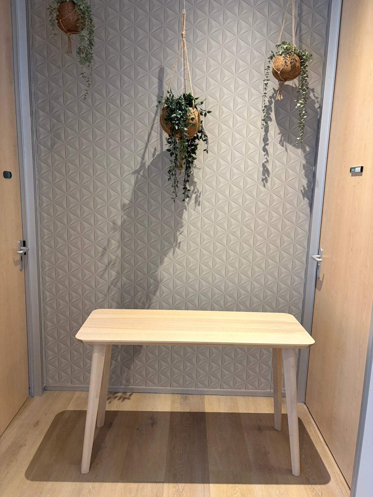 Ikea Lisabo sidetable / buro /tafeltje, Huis en Inrichting, Ophalen, 100 tot 150 cm, Zo goed als nieuw, Overige houtsoorten