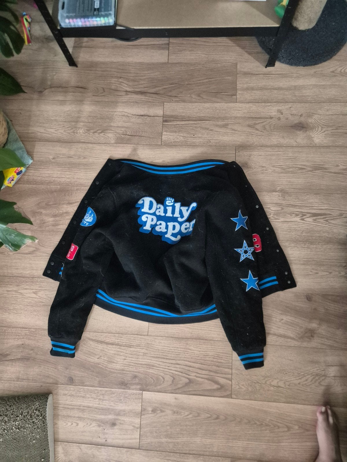 Daily Paper jas - Varsity Jacket met sterren en logo, Maat 48/50 (M), Zwart, Ophalen of Verzenden, Daily Paper