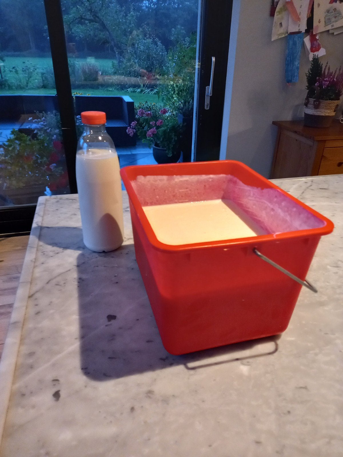 Karnemelk, Ophalen