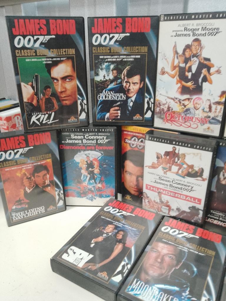 James Bond 007 videobanden Collectie - Complete Set, Cd's en Dvd's, VHS | Film, Vanaf 12 jaar, Verzenden, Gebruikt