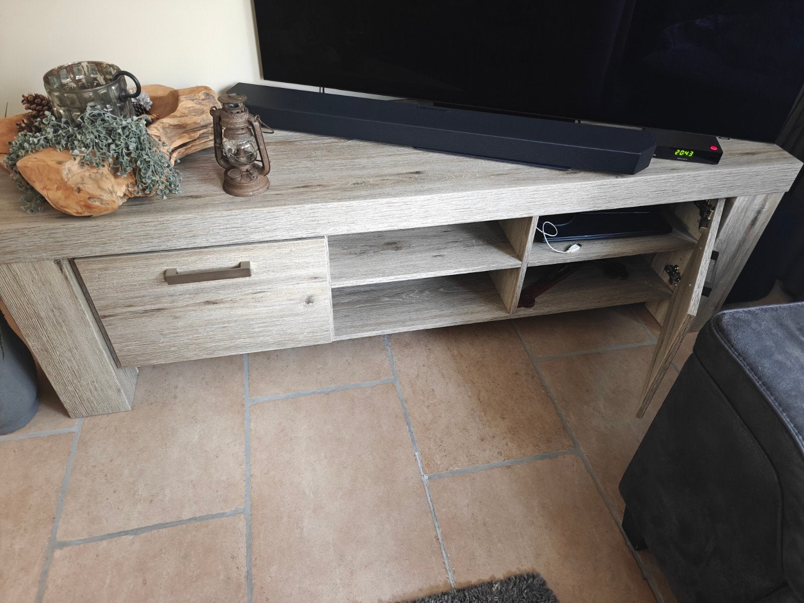 Modern TV-meubel - 180x50x57 cm - Afhalen vanaf 24 aug, Huis en Inrichting, Gebruikt, 150 tot 200 cm, Ophalen of Verzenden, Minder dan 100 cm