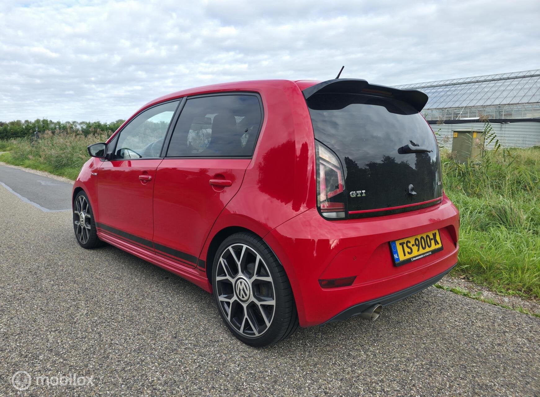 Volkswagen Up! 1.0 TSI GTI / Milltek / Stoelverwarming / PDC, Auto's, 970 kg, Stof, 4 stoelen, 116 pk