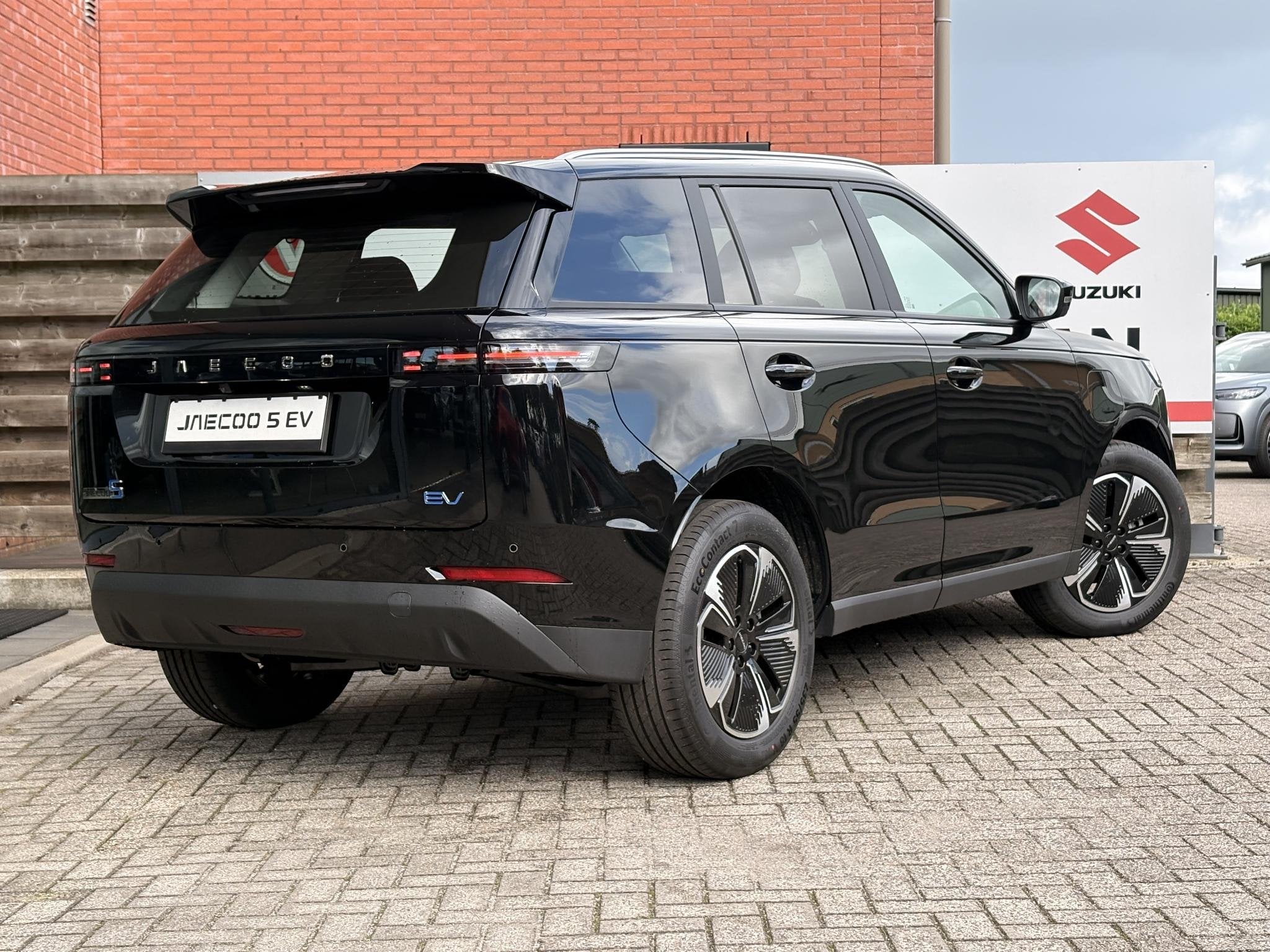 Jaecoo 5 EV Exclusive 61 kWh Navigatie, Stoel vent., Appleca, Auto's, 12 maanden, 402 km, 1250 kg, Zwart