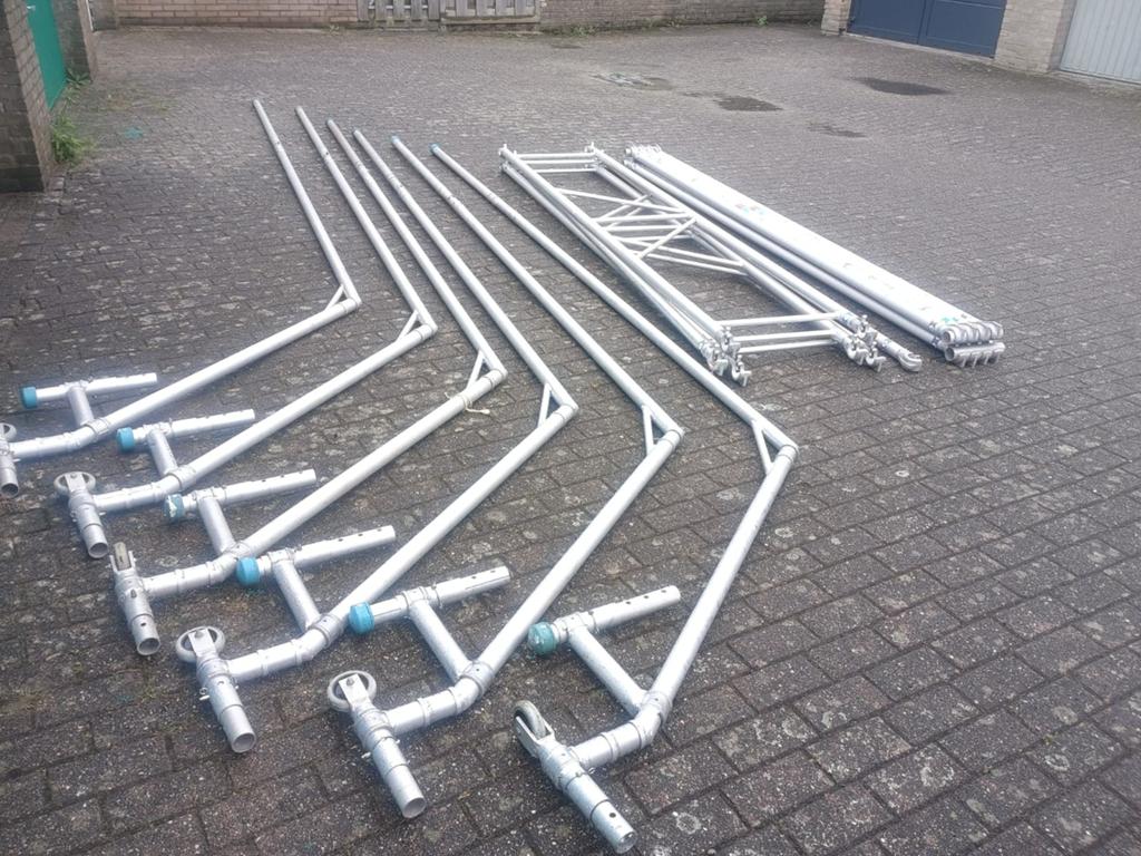 Skyworks doorwerktent 9 meter breed., Doe-het-zelf en Verbouw, Steigers, Gebruikt, Overige typen, 5 meter of hoger, Ophalen
