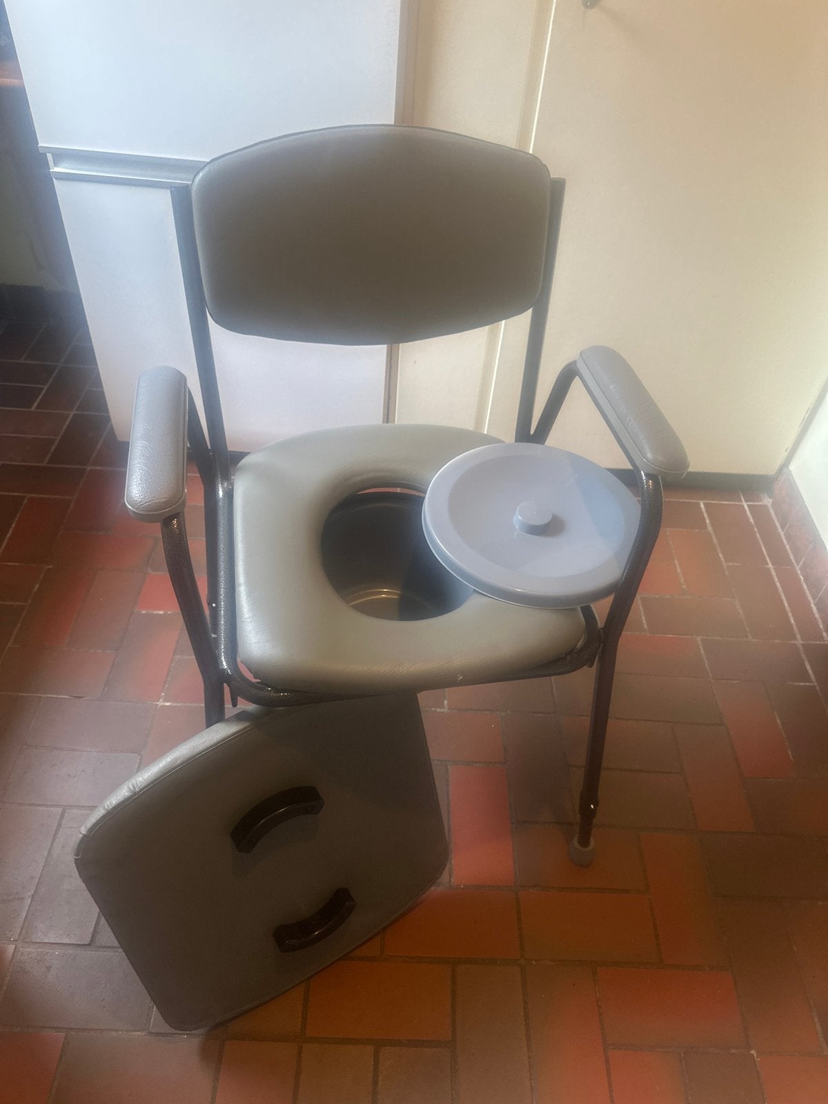 Po stoel, Diversen, Ophalen