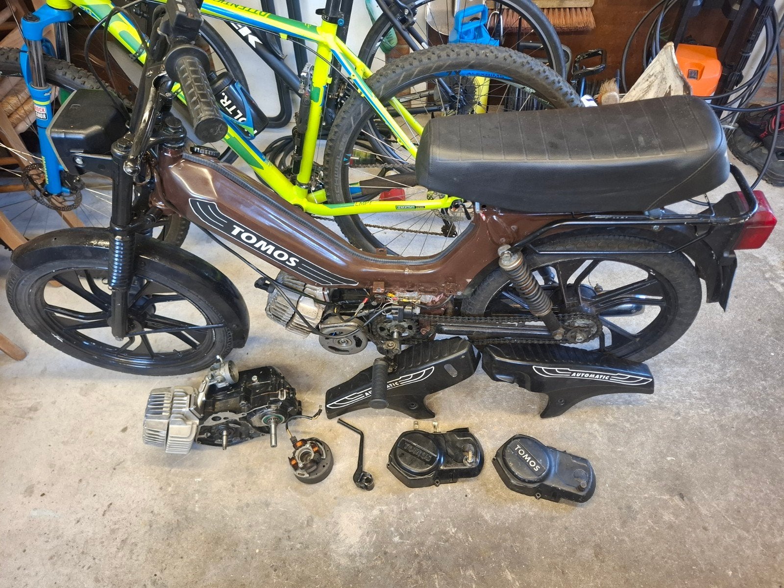tomos 65cc, Fietsen en Brommers, Ophalen, 2 versnellingen, 65 cc, Standard
