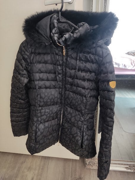 Emporio Armani gewatteerde dames jas met panterprint motief, Kleding | Dames, Armani, Zwart, Ophalen of Verzenden, Zo goed als nieuw