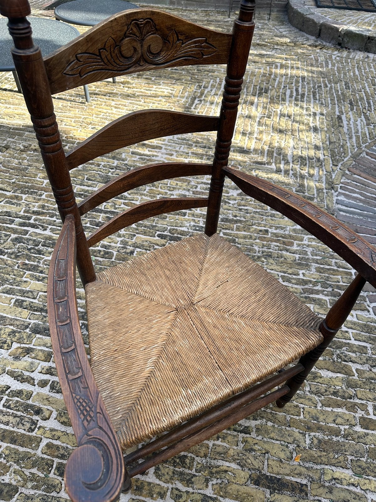 Knopstoel, Ophalen