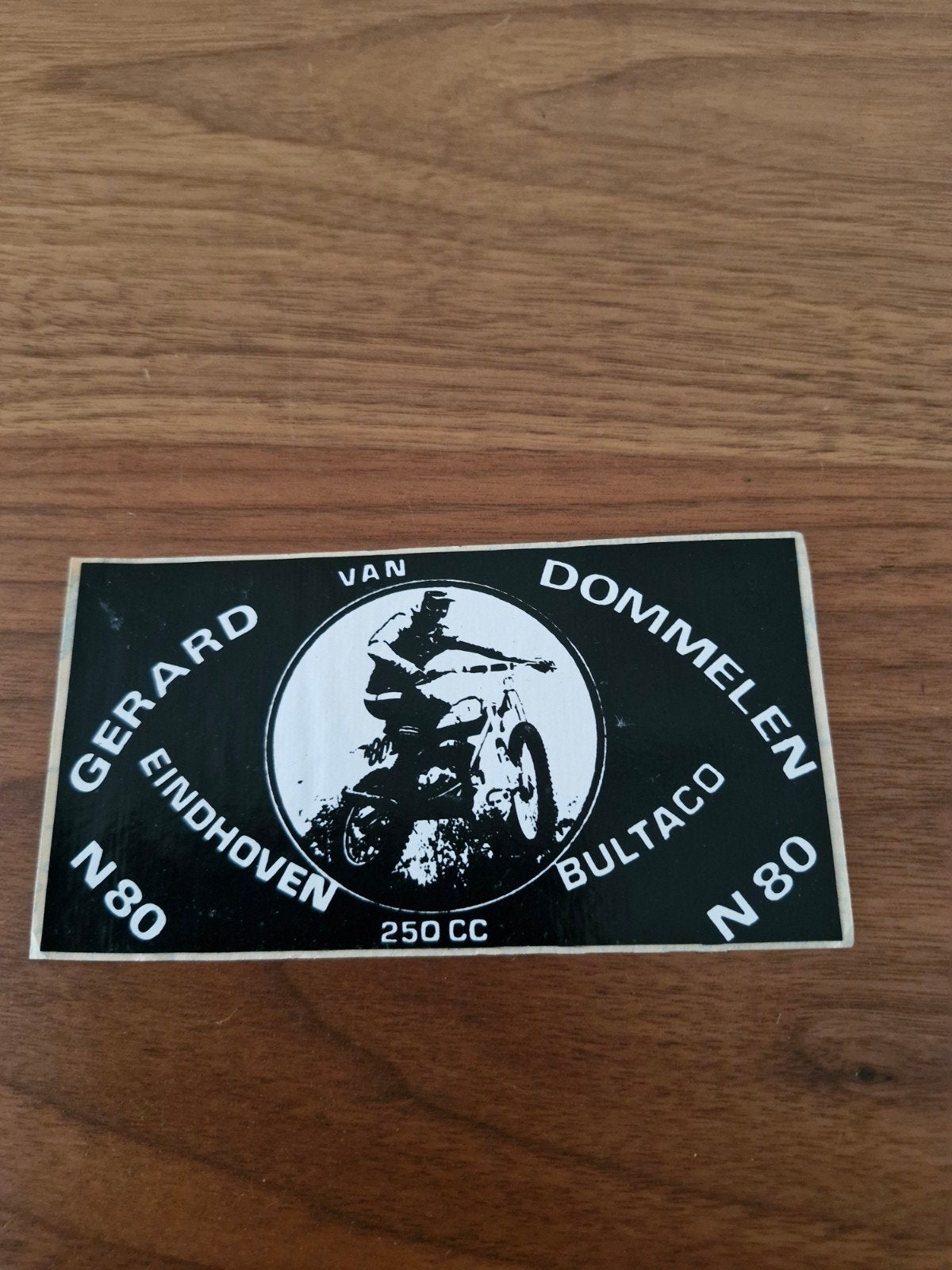 405 Vintage Gerard van Dommelen Bultaco 250 CC Sticker, Ophalen of Verzenden, Zo goed als nieuw, Auto of Motor