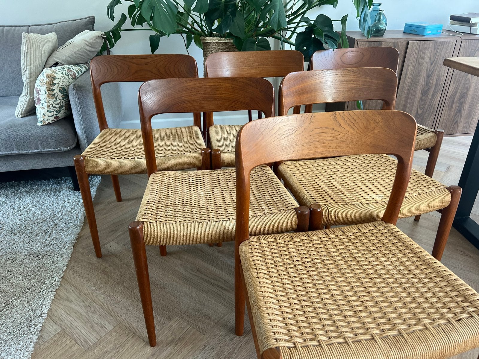 Set van 6 Niels Otto Møller stoelen model 75, Huis en Inrichting, Ophalen of Verzenden, Bruin