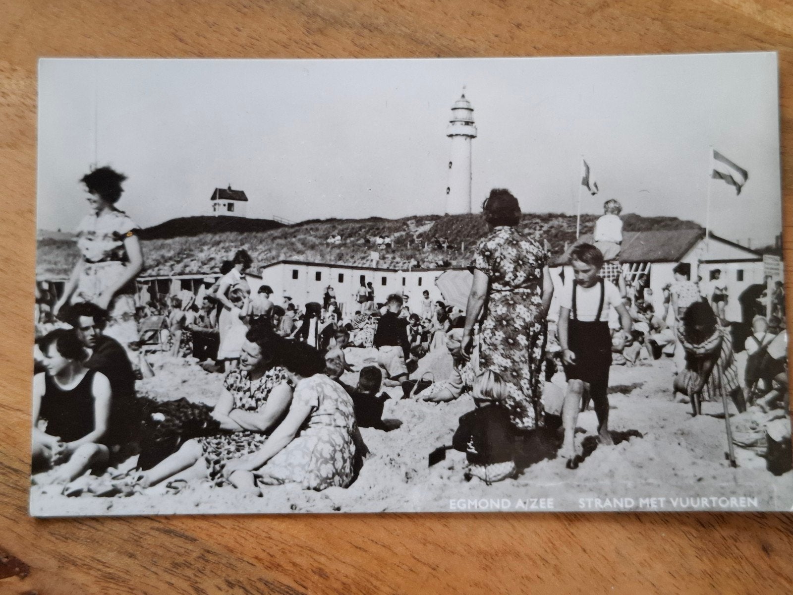 Egmond aan Zee Strand met vuurtoren, jaren 60, Ophalen of Verzenden, 1940 tot 1960, Noord-Holland