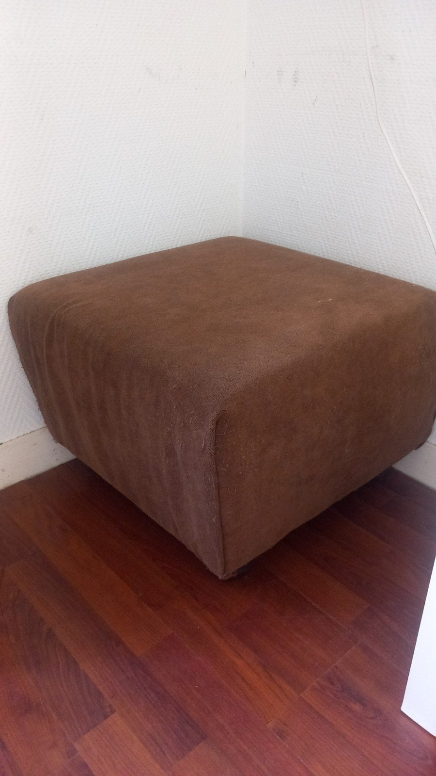 Gratis bruine poef, Gebruikt, Ophalen of Verzenden, Stof, 50 tot 75 cm