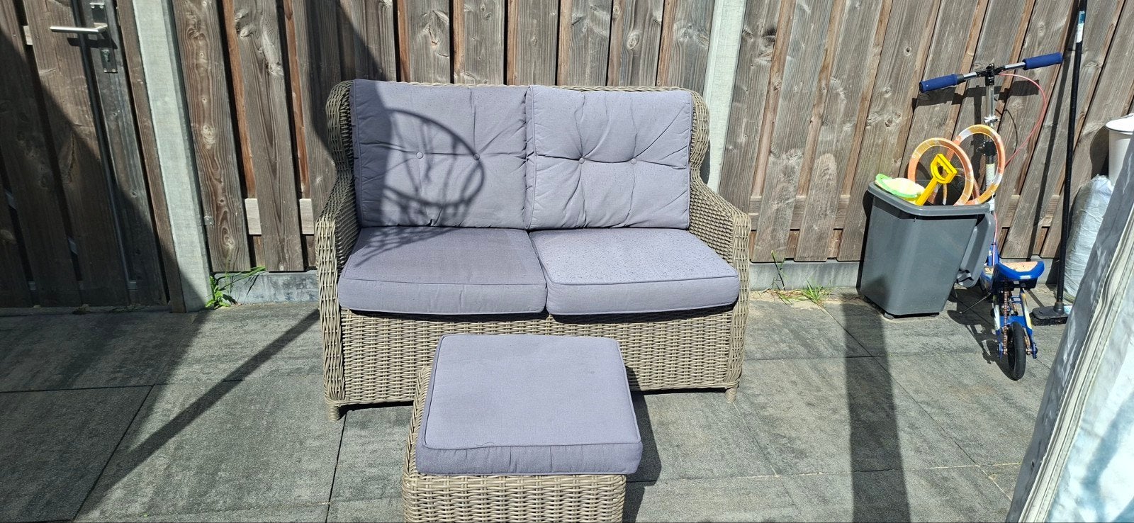 Loungeset bankje met beschadiging - gratis afhalen, Tuin en Terras, Gebruikt, Bank, Loungeset, Wicker