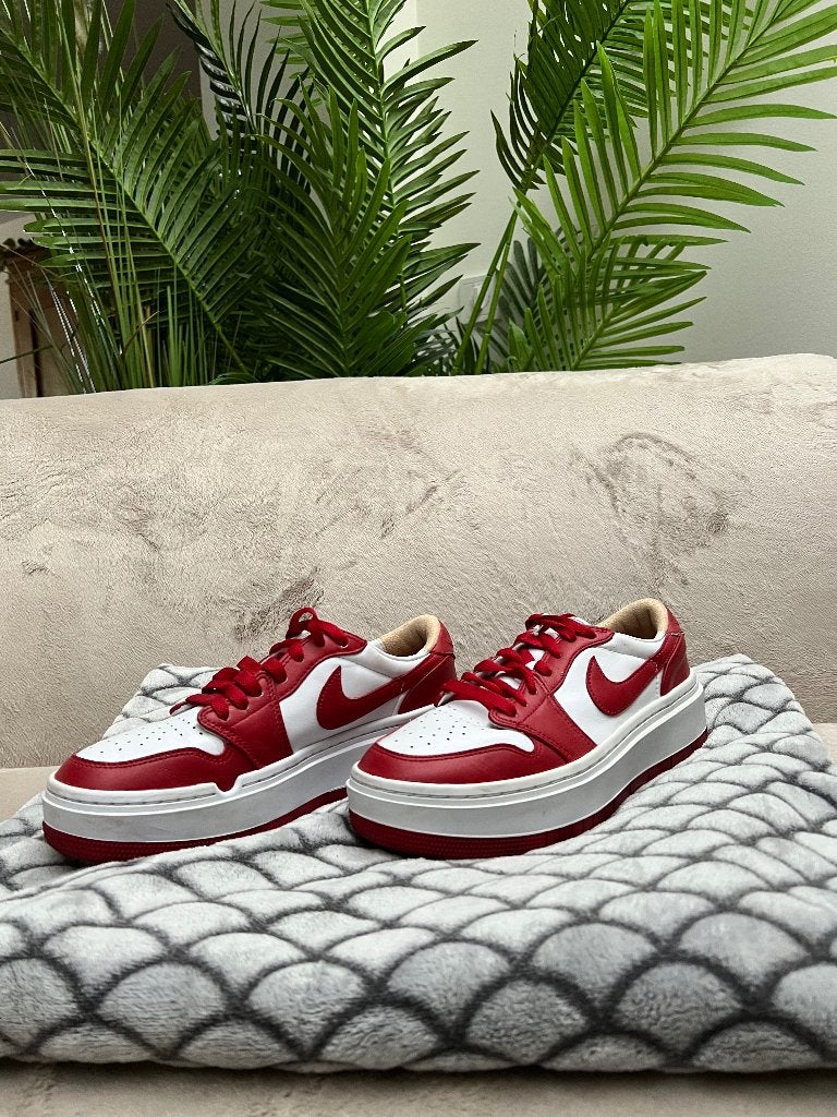 Nike Air Jordan, Nike Air Jordan, Ophalen of Verzenden, Rood, Sneakers of Gympen