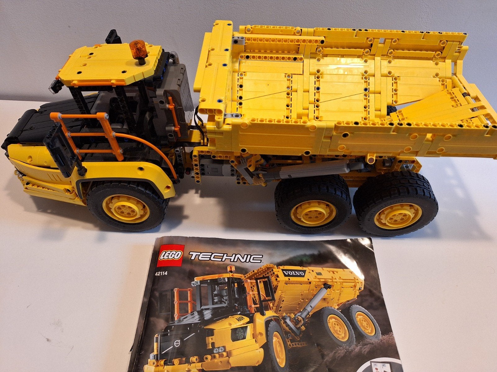 Lego Technic Volvo A60H Kiepwagen (42114), Kinderen en Baby's, Speelgoed | Duplo en Lego, Ophalen, Zo goed als nieuw