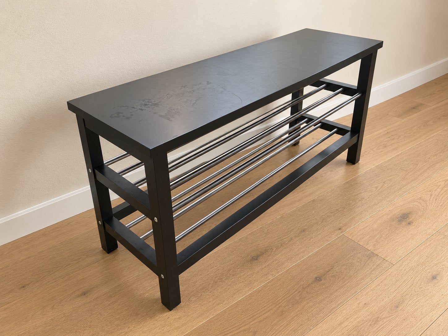 Schoenenrek IKEA Tjusig - Zwart met metalen stangen, Ophalen, Gebruikt