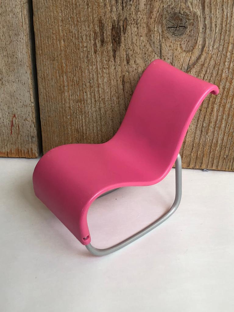 Roze vintage stoel voor Barbie poppenhuis, Ophalen of Verzenden, Zo goed als nieuw, Toebehoren