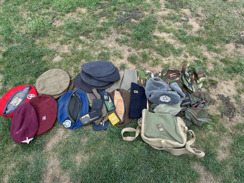Collectie militaire hoofddeksels en accessoires, Ophalen, Gebruikt
