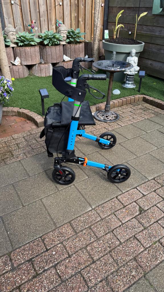 Rollator Blauw, Ophalen, Nieuw