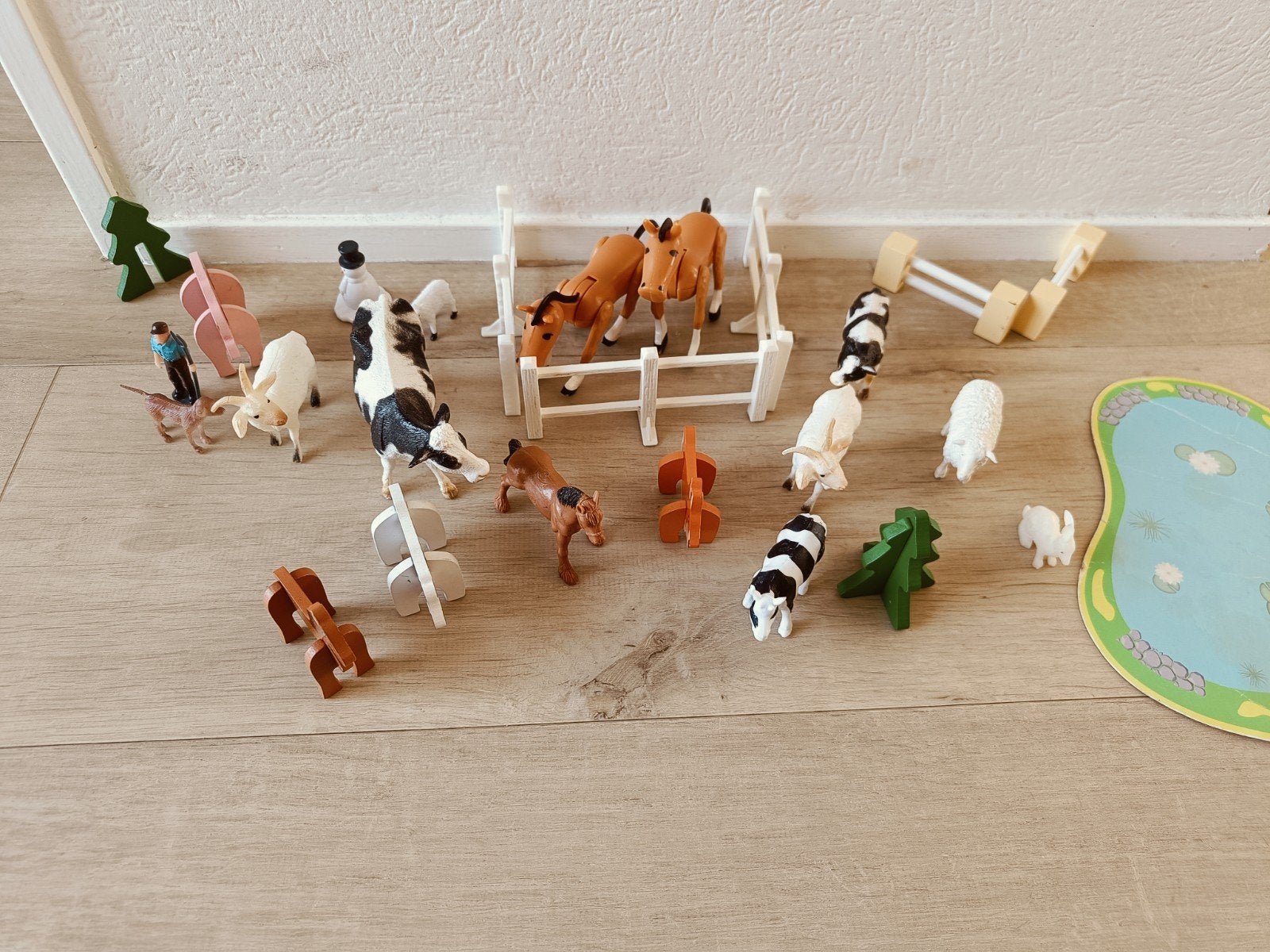 Set boerderijdieren met hekjes en accessoires, Ophalen of Verzenden, Gebruikt, Jongen of Meisje