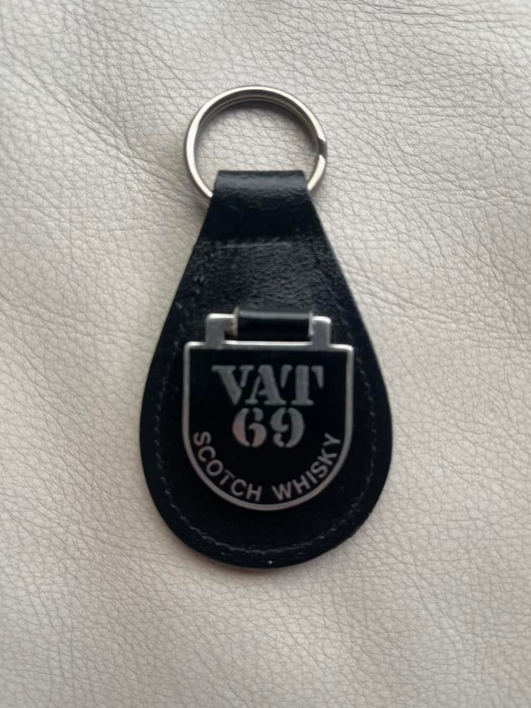 Vintage VAT 69 Scotch Whisky sleutelhanger, Verzamelen, ?, Zo goed als nieuw, Merk, ?