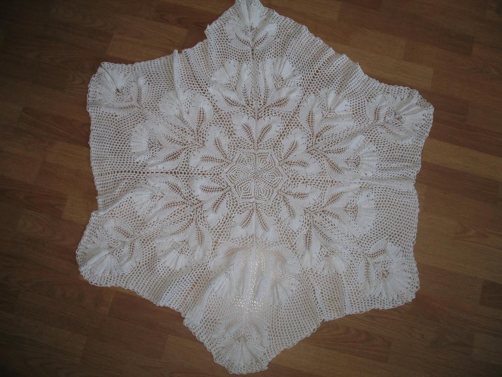 Tafelkleed Hand Gehaakt/Sierkunst breien * Vintag, Huis en Inrichting, Tafelkleden, Rond, Ophalen of Verzenden