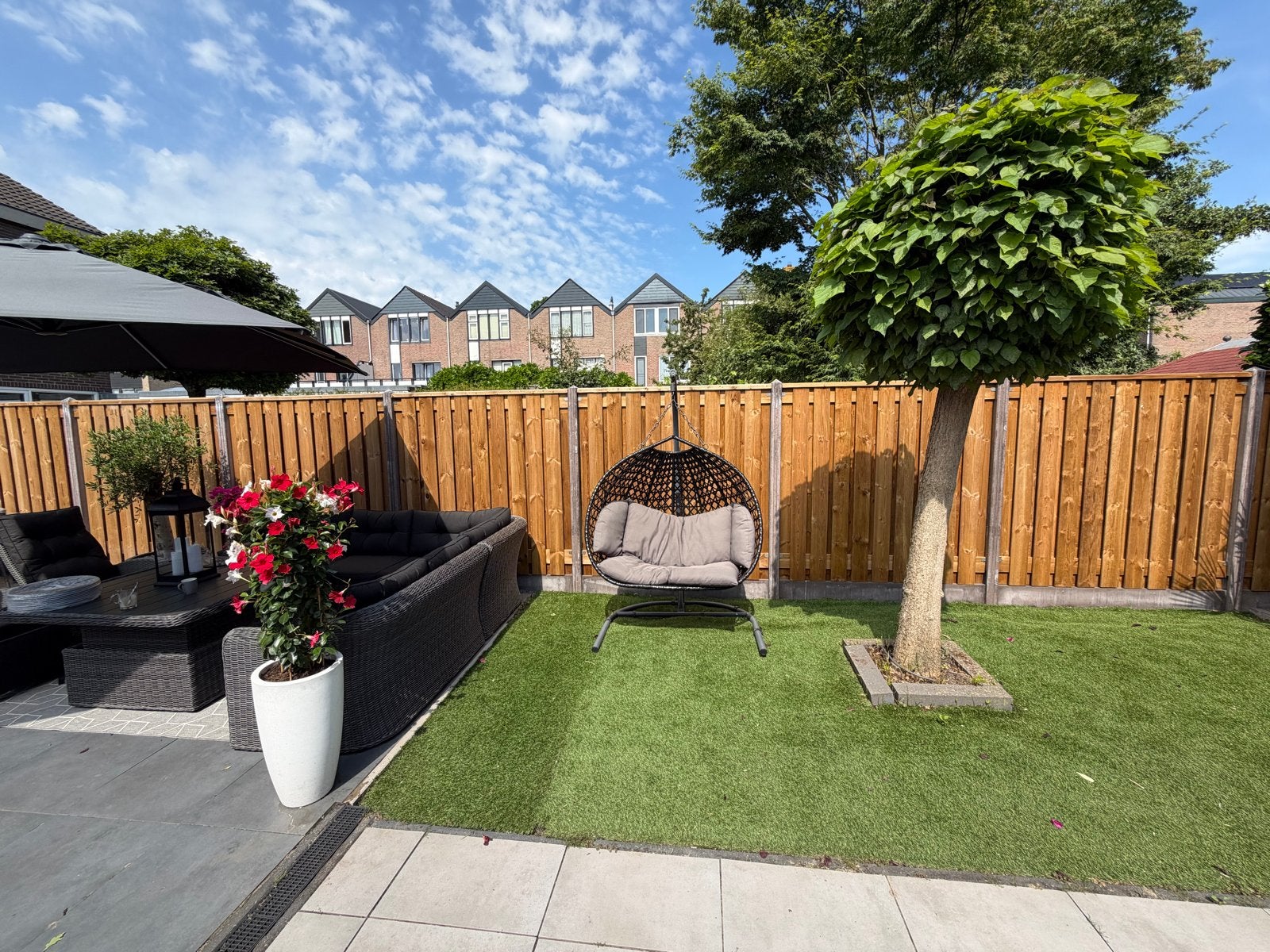 Comfortabele Hangstoel met Kussen - 130x110x205 cm, Tuin en Terras, Tuinstoelen, Ophalen, Zo goed als nieuw, Rotan
