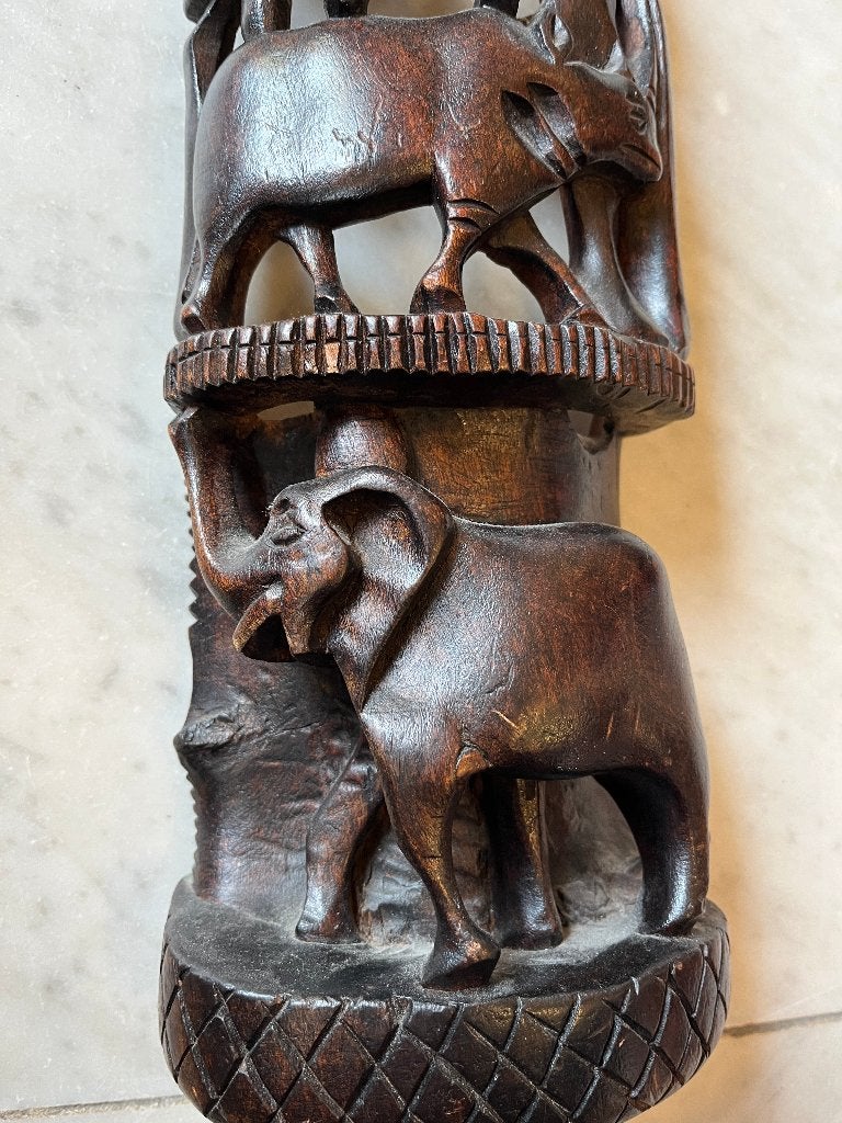 Oud houtsnijwerk sculptuur met dieren, 46 cm, Antiek en Kunst, Kunst | Beelden en Houtsnijwerken, Houtsnijwerk, Ophalen of Verzenden