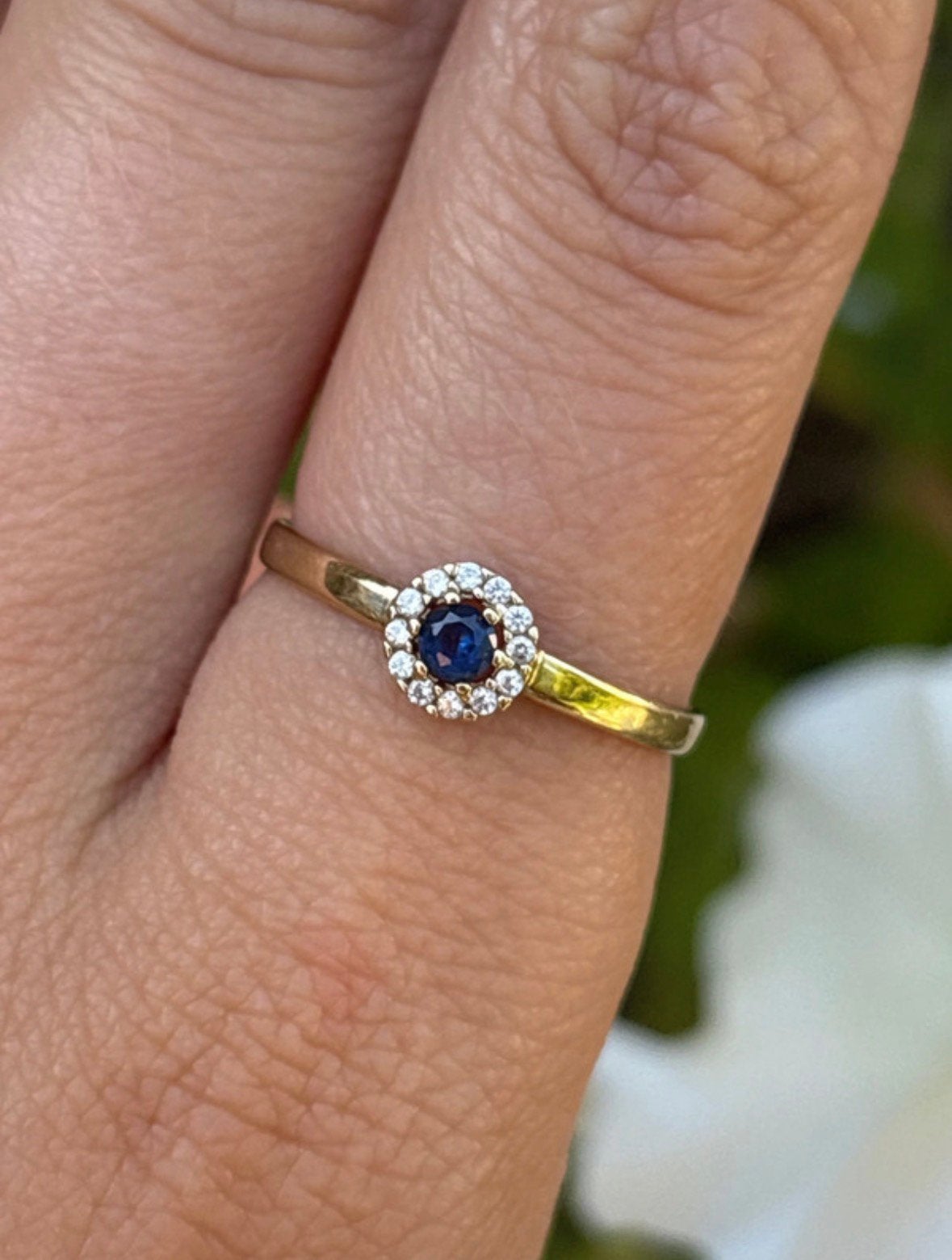 9 karaat gouden ring met blauwe steen en zirconia, 18 tot 19, Verzenden, Zo goed als nieuw, Met edelsteen