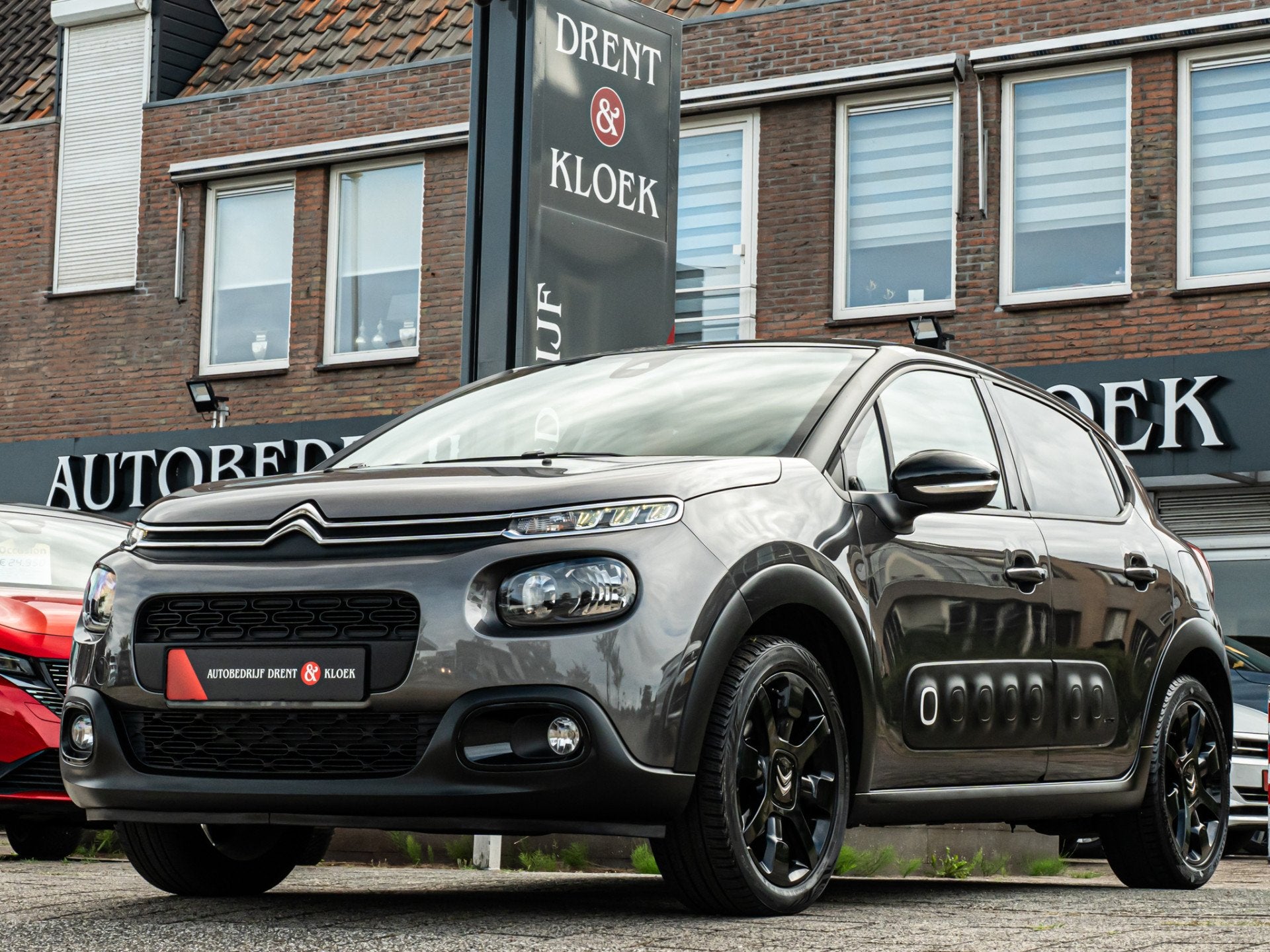 Citroën C3 1.2 PureTech Shine ORG NL CAMERA CRUISE 17 INCH, Euro 6, 1199 cc, 82 pk, 450 kg