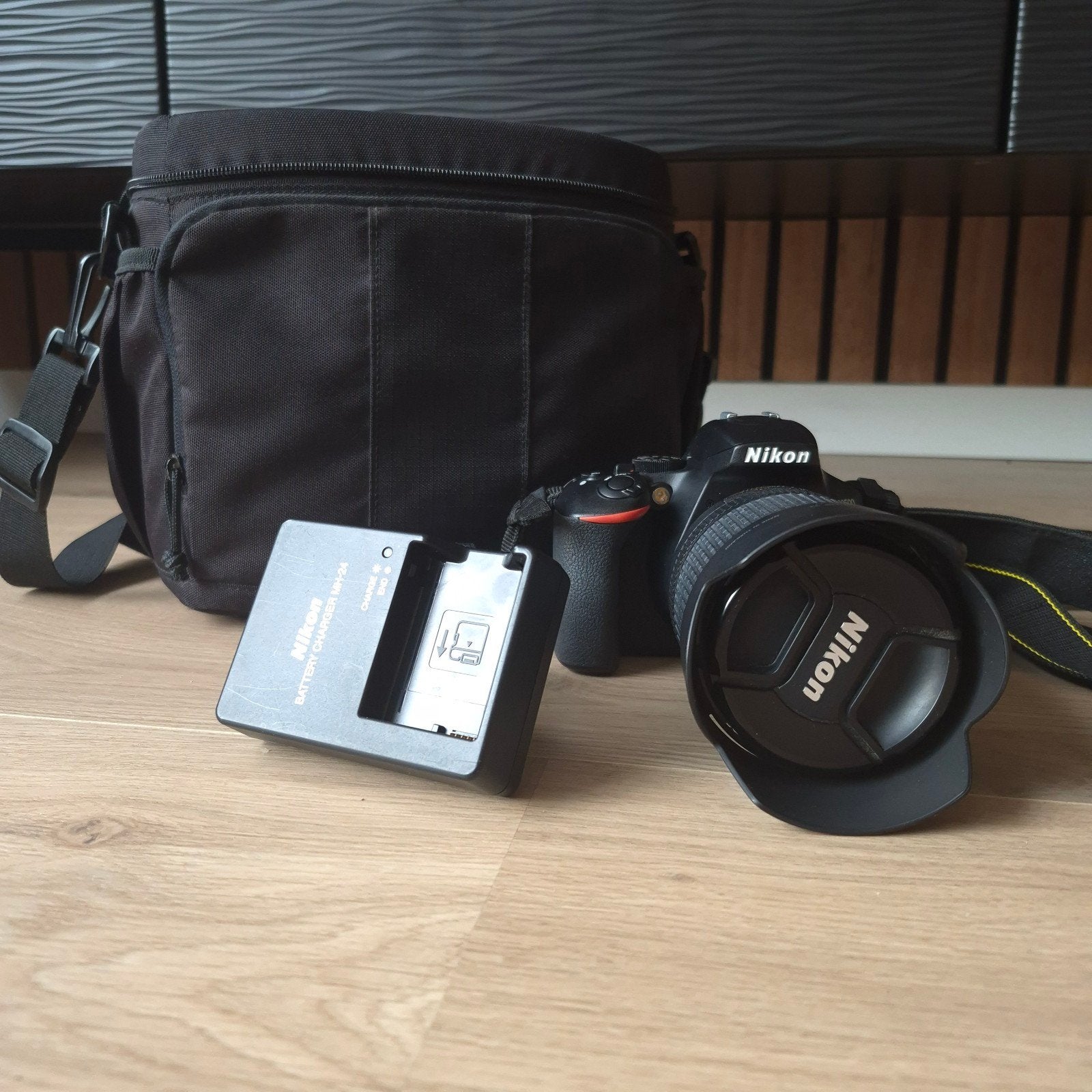 Nikon D3500 met Nikkor 18-105mm lens - Zo goed als nieuw, Ophalen