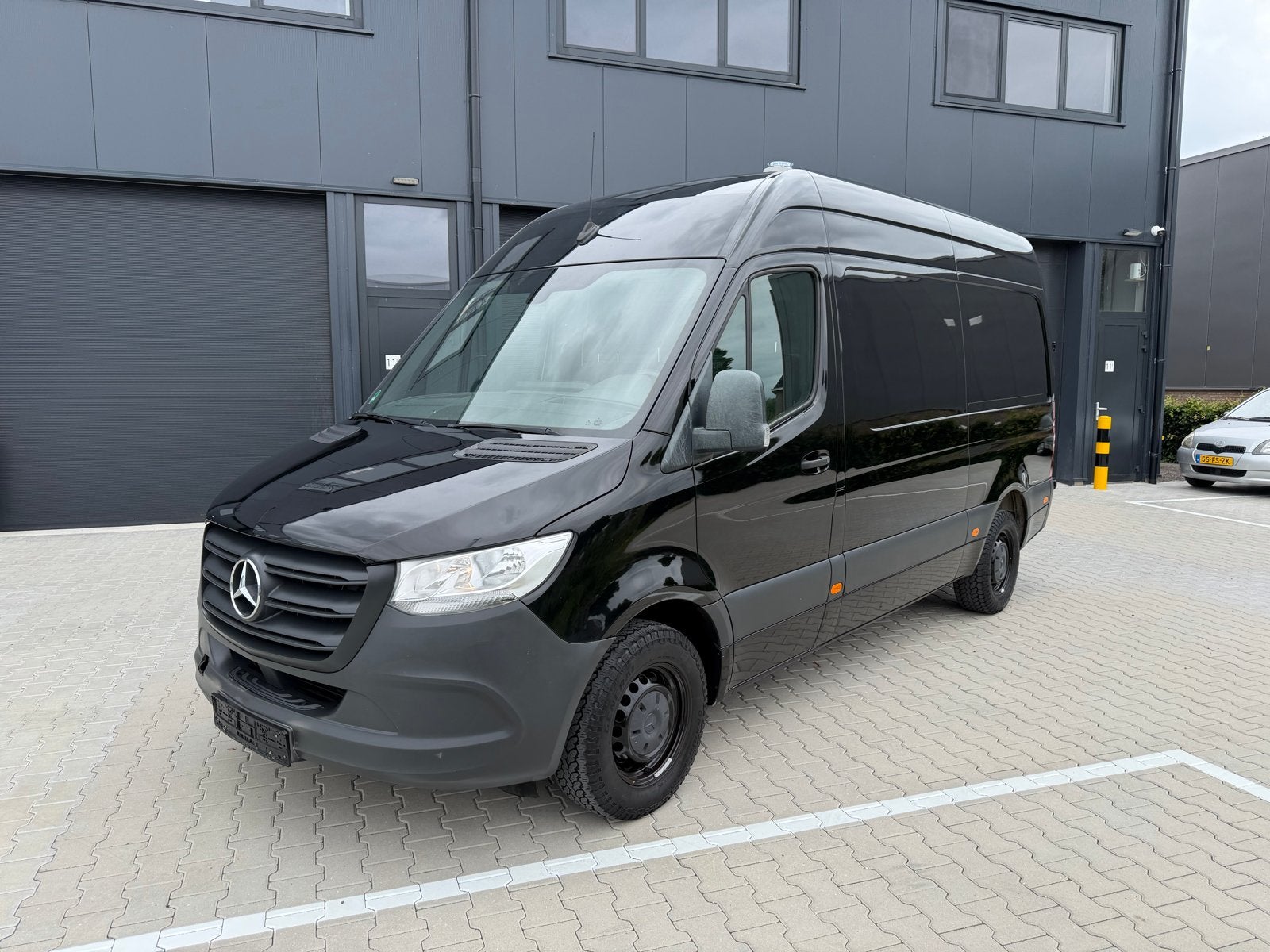 Mercedes-Benz Sprinter 316 L2H2 3500 kg trekhaak MBUX clima, Auto's, Bestelauto's, Achterwielaandrijving, Euro 6, 4 cilinders