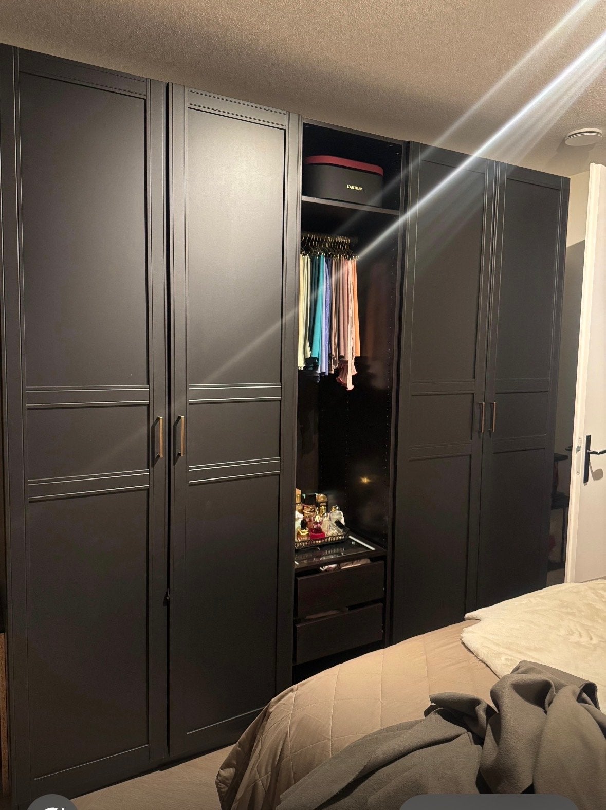 Zwarte IKEA Paxkast 300x230 cm met spiegeldeuren en laden, Ophalen, 200 cm of meer, Zo goed als nieuw, Met lade(s)