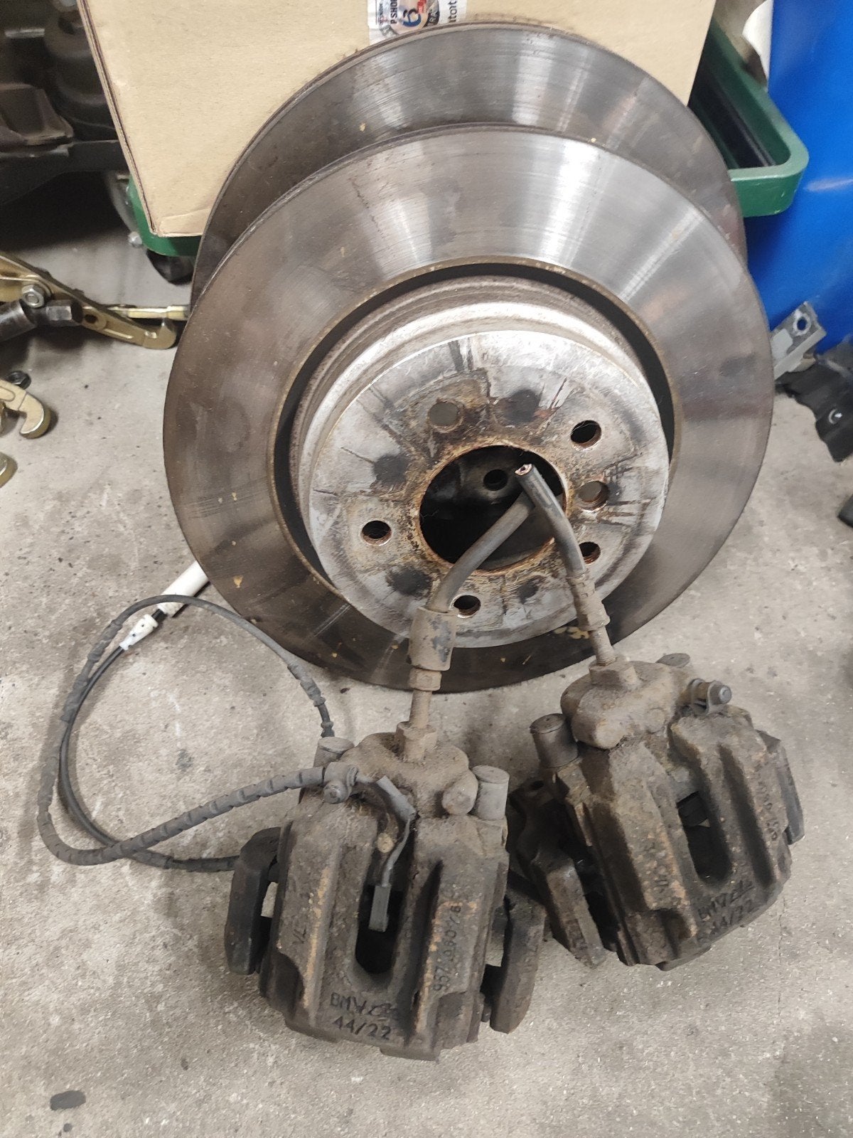 Remklauw voor en achter bmw E90 E91 325i remmen remschijf, Ophalen, BMW