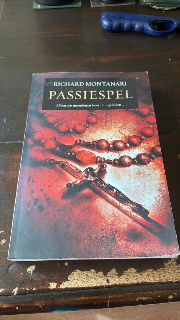Passiespel - Richard Montanari (Thriller), Boeken, Ophalen of Verzenden, Gelezen, Nederland