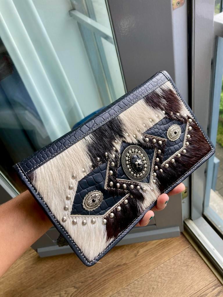 Black Leather PH&T Clutch with Ethnic Decorations, Verzenden, Nieuw, Zwart, Leer