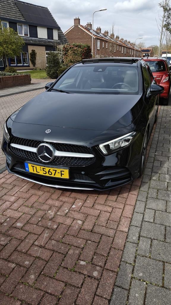 Mercedes A180d AMG Pano Aut Diesel APK Nieuw 2018 Zwart, 1345 kg, 4 cilinders, Alcantara, Zwart
