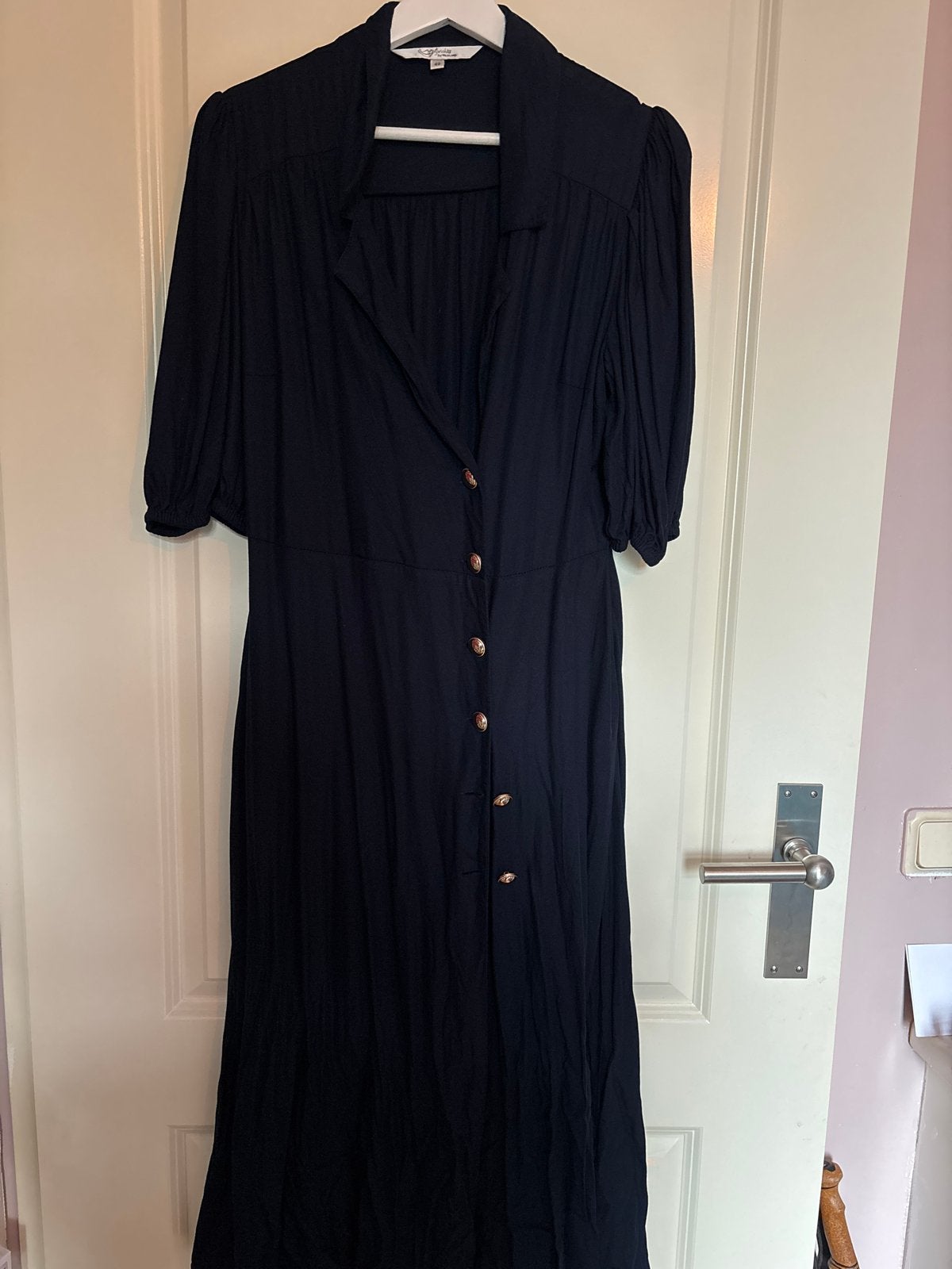 Donkerblauwe viscose jurk van Miljuschka met gouden knopen, Kleding | Dames, Maat 38/40 (M), Blauw, Ophalen of Verzenden, Zo goed als nieuw