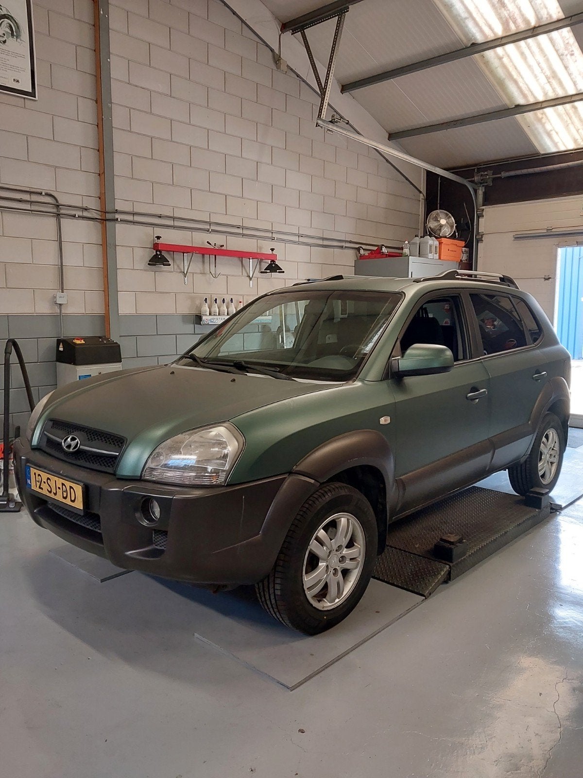 Hyundai Tucson 2.0 I 2WD 2006 Grijs, Zwart, 4 cilinders, Origineel Nederlands, Handgeschakeld