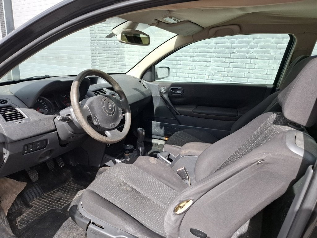 Renault Mégane 1.6-16V Expr Comfort Nw Koppeling ✅, Auto's, Renault, Gebruikt, 4 cilinders, Zwart, 113 pk