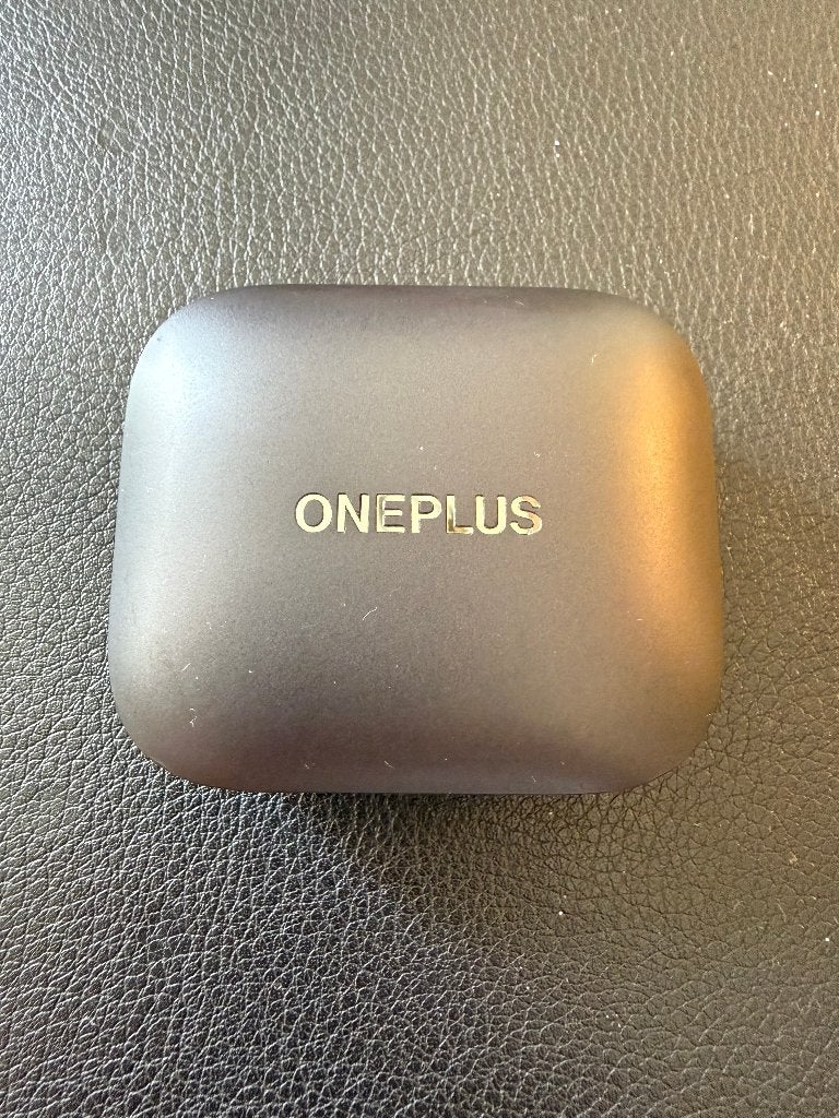 ONEPLUS BUDS 3 e509A charging case, Gebruikt, Zwart, Ophalen of Verzenden, In oorschelp (earbud)