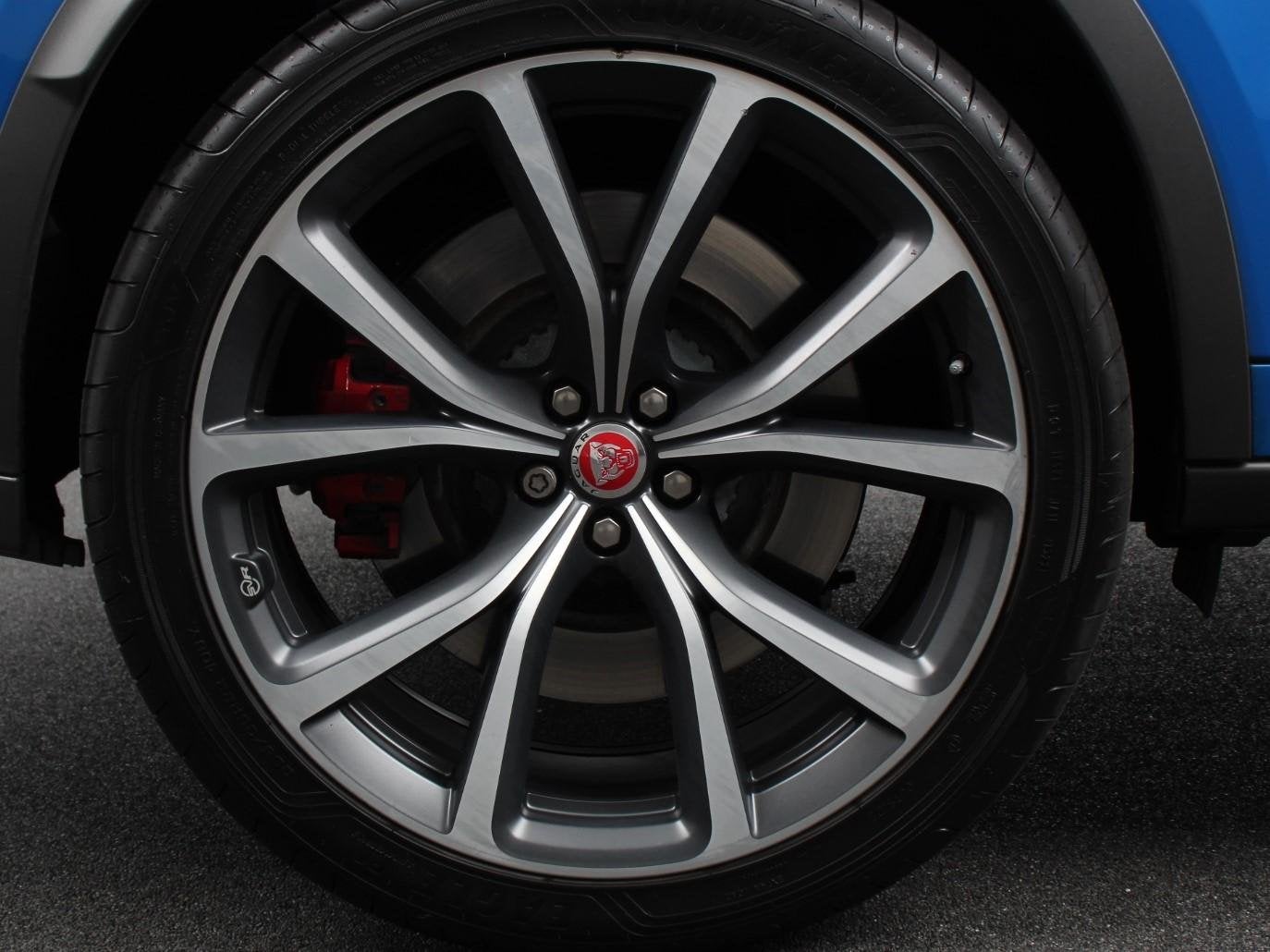 Jaguar F-PACE 5.0 V8 AWD SVR 551 pk Panorama dak Meridian so, Auto's, Jaguar, Automaat, 8 cilinders, Leder, Bedrijf