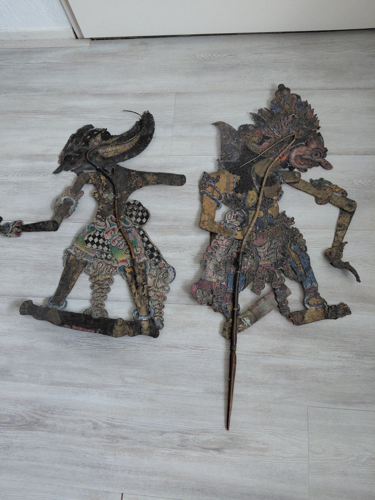 grote oude wayang kulit pop poppen indonesie, Ophalen