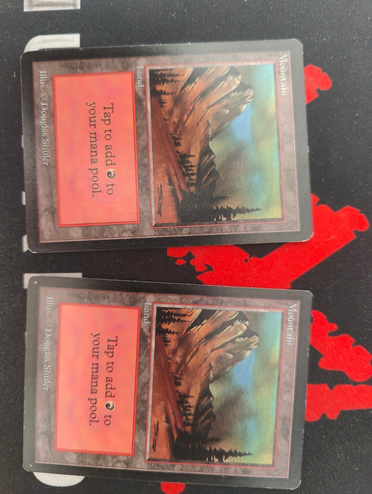 magic the gathering - 2x mountain beta, Ophalen of Verzenden, Zo goed als nieuw