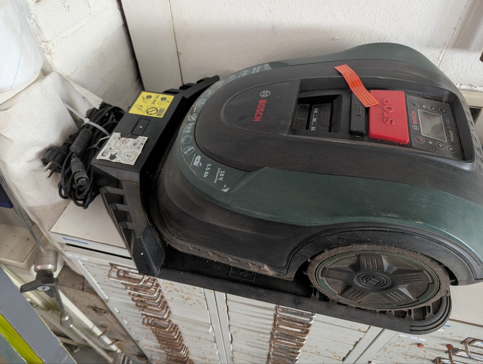 Bosch Indego S+ 500 Robotmaaier - Gebruikt, Gebruikt, Bestuurbaar via app, Ophalen of Verzenden, Minder dan 20 cm