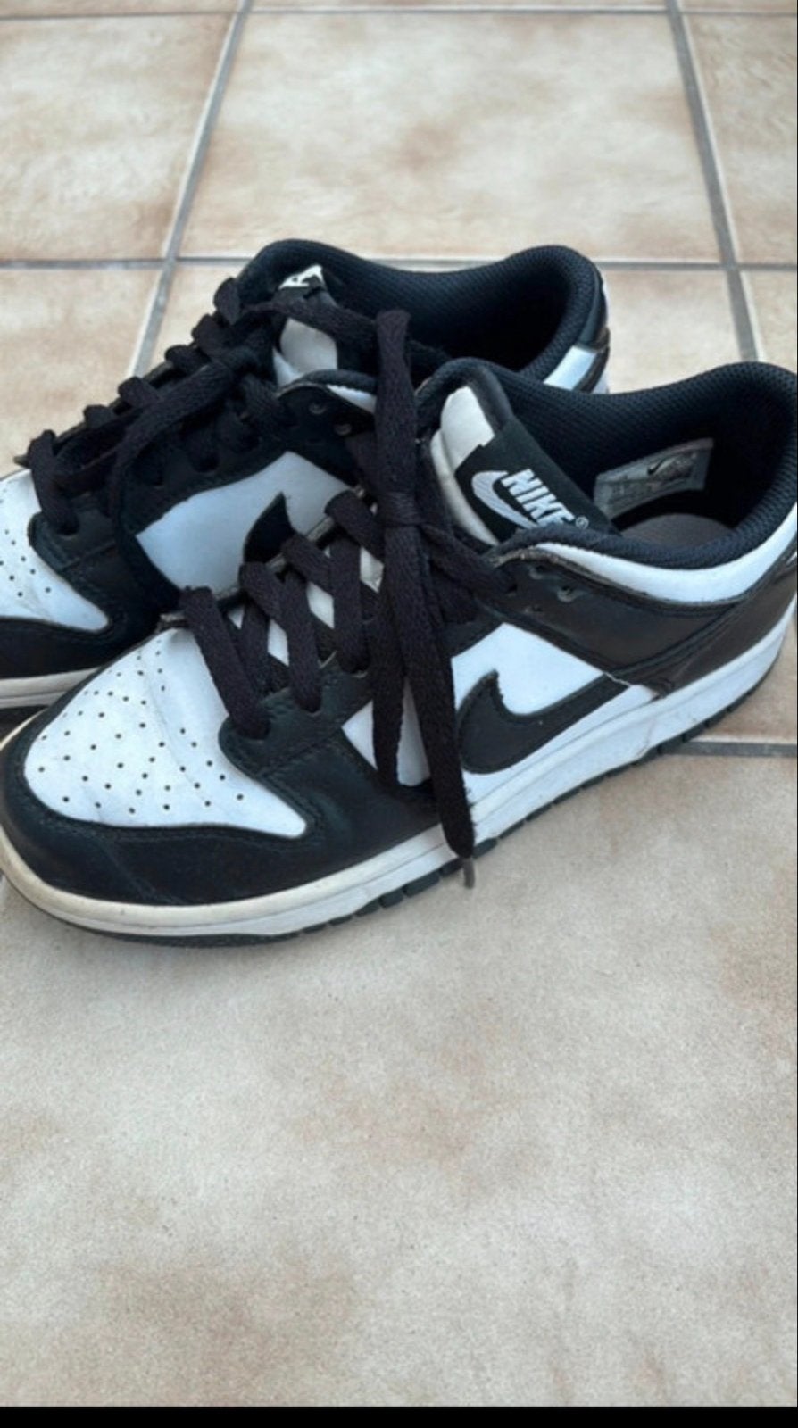 Nike Dunk Low Zwart Wit - Maat 38, Ophalen of Verzenden, Gedragen, Zwart, Sneakers of Gympen