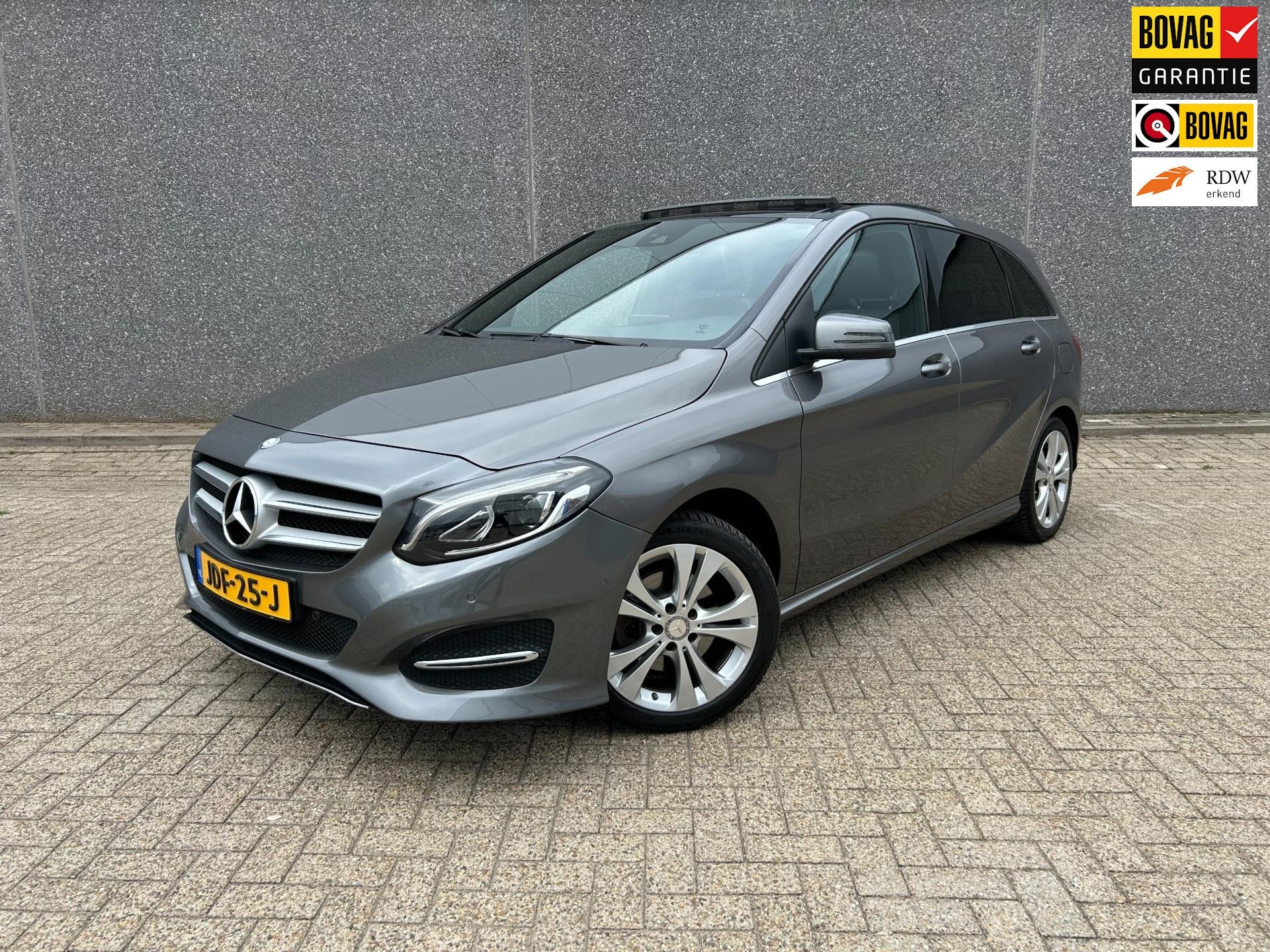 Mercedes-Benz B-klasse 220 4Matic Prestige | AUTOMAAT | TREK, Auto's, Dealer onderhouden, Gebruikt, Euro 6, 4 cilinders